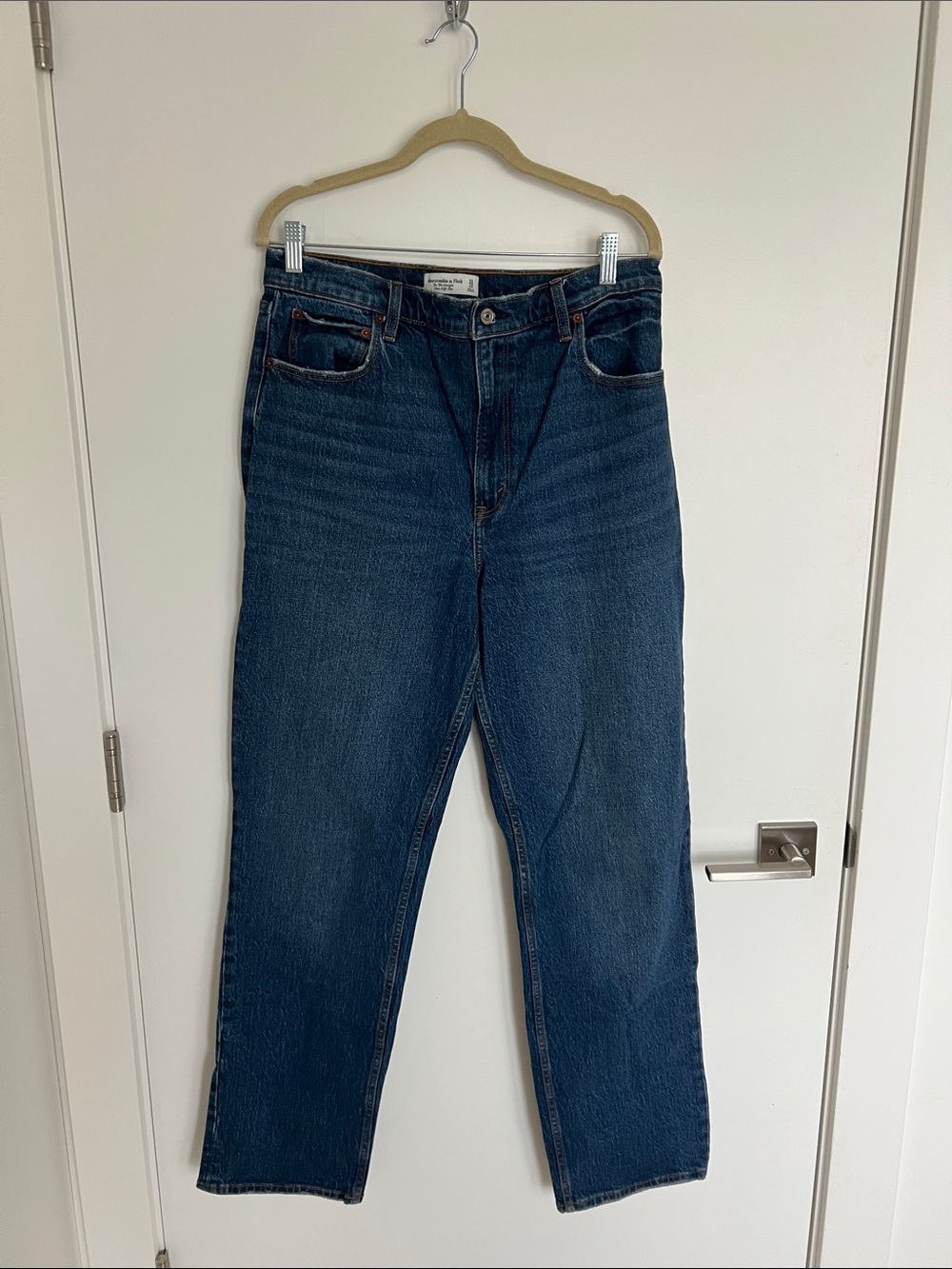 Abercrombie The 90s Straight Ultra High Rise Jeans